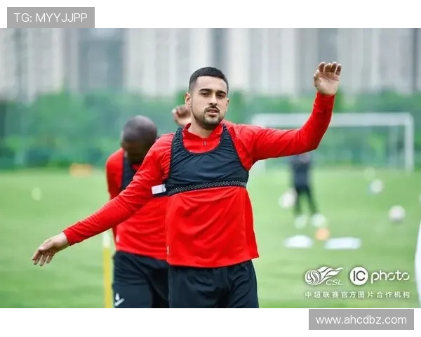 苑维玮回应球迷调侃表示将全力以赴做好自己的工作