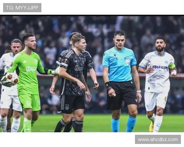 阿贾克斯历史性失利欧战上半场再遭四球重创追溯至1958年